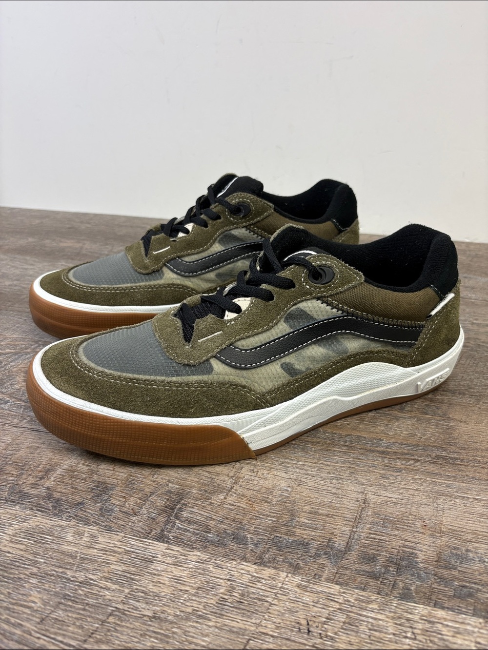 Vans Wayvee Olive Green Camo Suede Skate Shoes Men’s Size 10